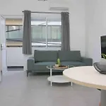 4 Rooms Steps From The Beach